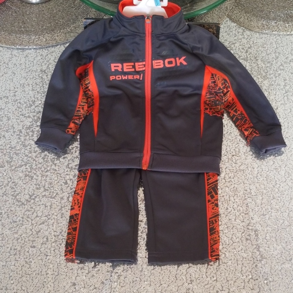 👍👍❤❤ Reebok 2 piece jogging suit 3-6 months NWT